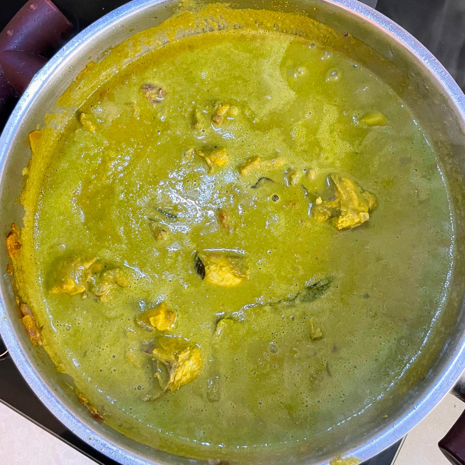 Green Masala Chicken Curry: A Spicy, Flavorful Family Favorite