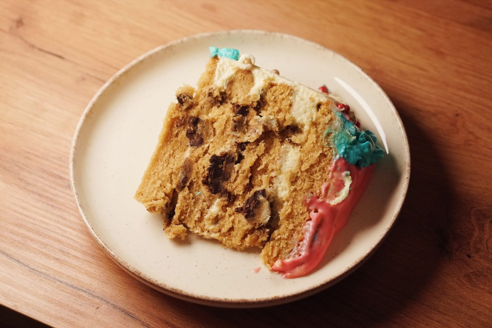 Brown Sugar Vanilla Cake with Cookie Chunks & White Chocolate Mousse